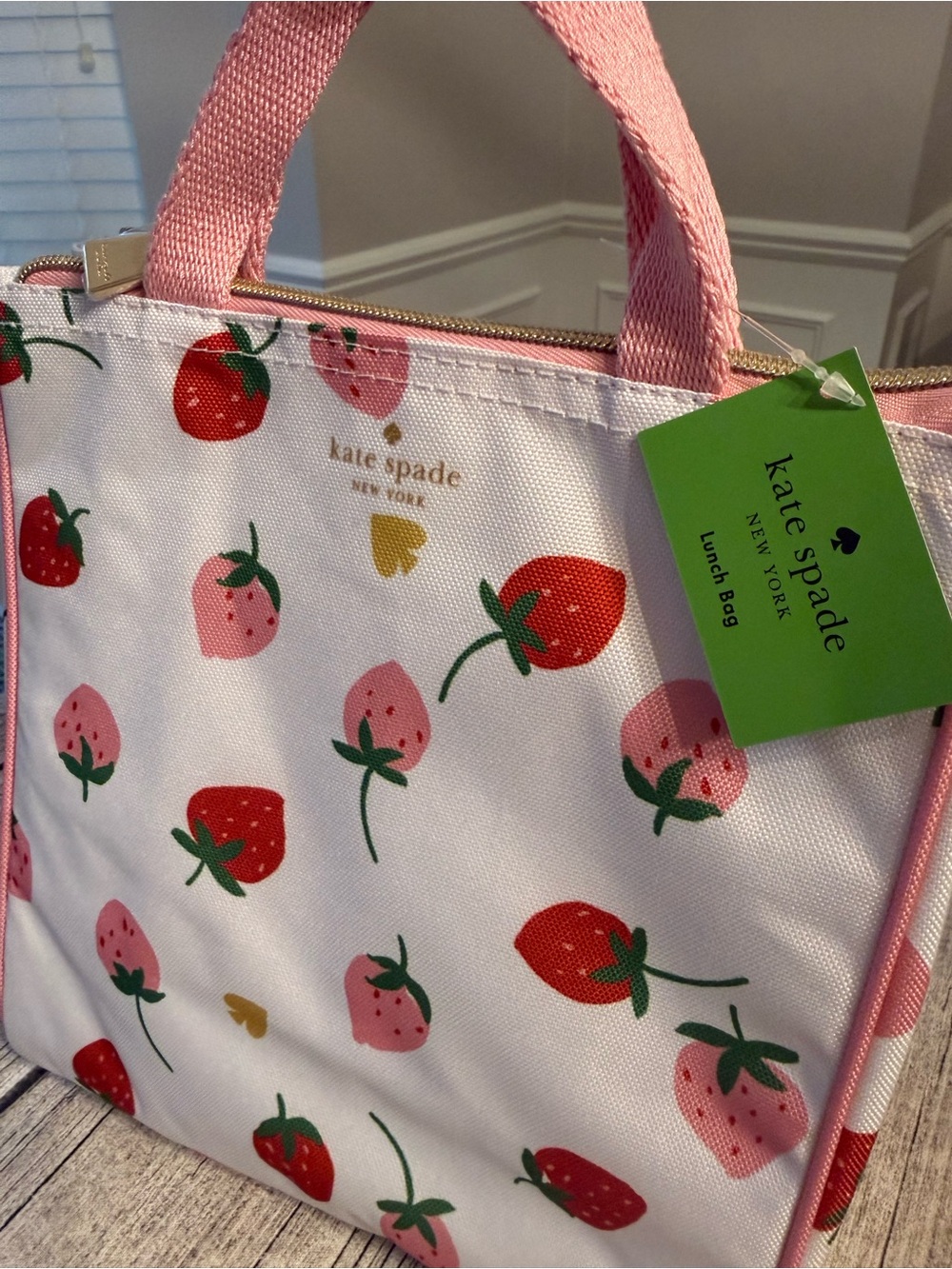 NWT! ♠️ 🍓 Kate Spade insulated lunch bag